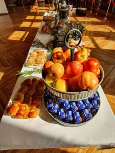 mesa con comida