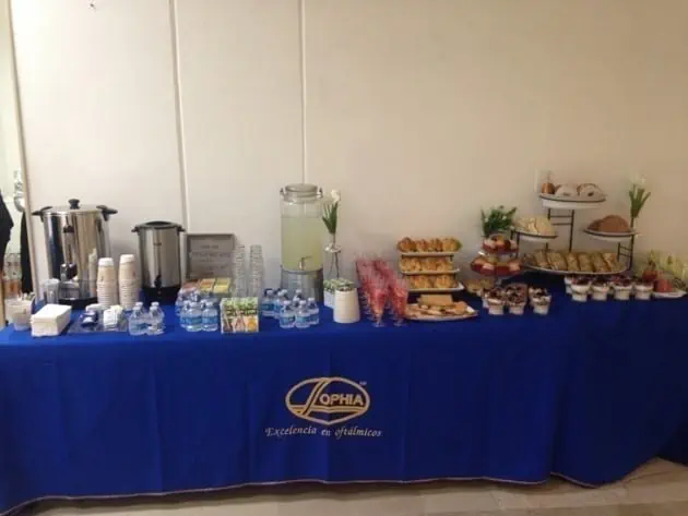 Mesa de Brunch con montaje Clásico e Institucional